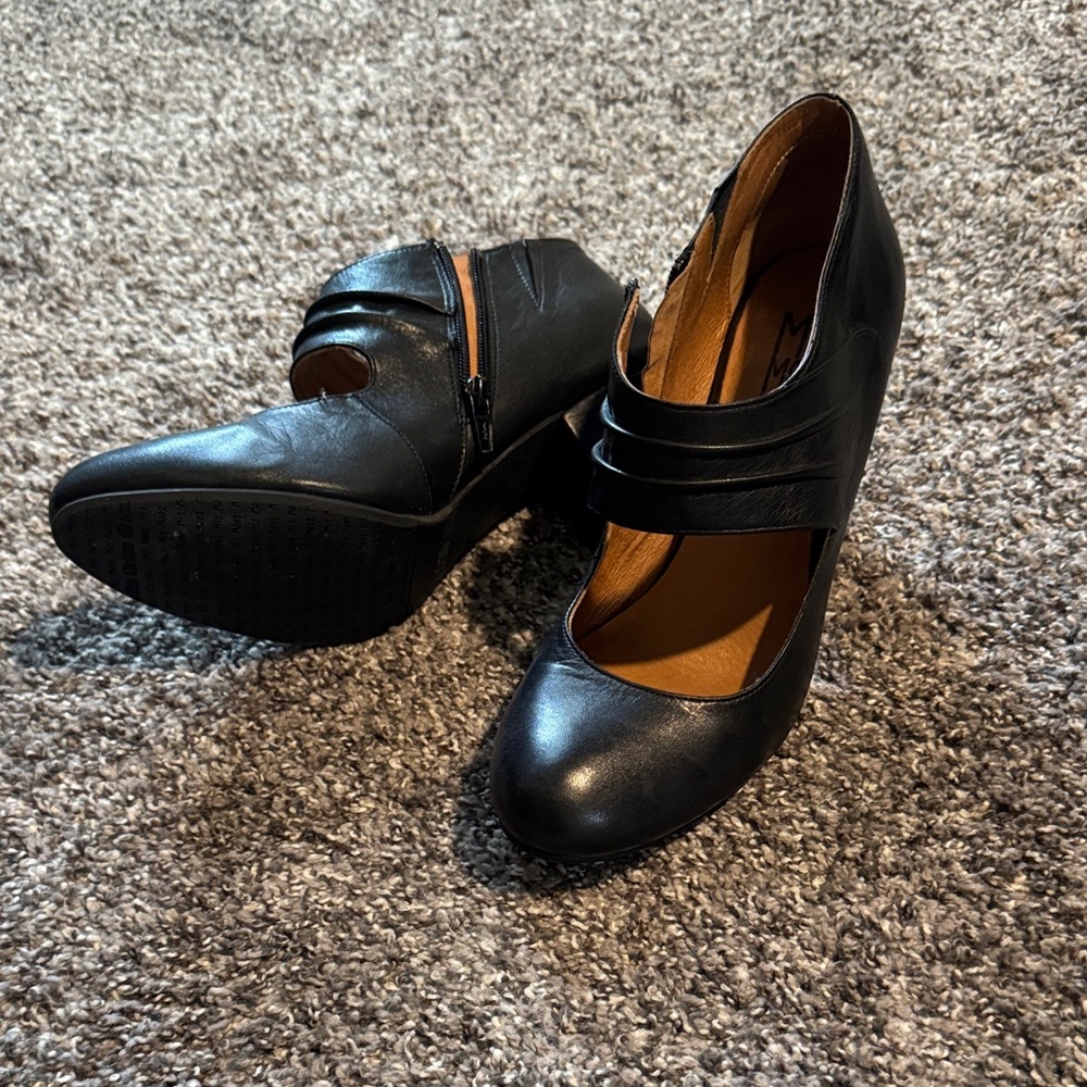 Miz Mooz Black Mary Jane Heels